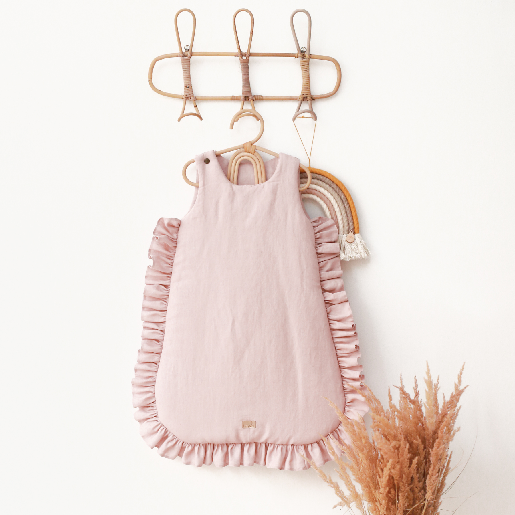 Linen baby sleeping bag with flounce powder pink