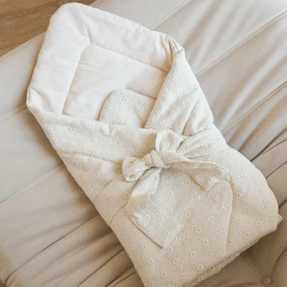 Embroidered baby wrap - Lilly